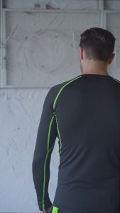 Hens Stelan Baju Lengan Pendek & Celana Pendek Pria Pakaian Olahraga\\n\\n Apa Itu Baju Lengan Pendek & Celana Pendek Pria Pakaian Olahraga?\\n\\nBaju lengan pendek dan celana pendek pria merupakan pakaian olahraga yang dirancang khusus untuk kegiatan fisik seperti berlari, bersepeda, atau bermain sepak bola. Desainnya biasanya fokus pada kenyamanan dan fleksibilitas, serta memiliki bahan yang menyerap keringat dan cepat kering.\\n\\n Kelebihan Baju Lengan Pendek & Celana Pendek Pria Pakaian Olahraga\\n\\nBeberapa kelebihan dari baju lengan pendek dan celana pendek pria pakaian olahraga antara lain:\\n\\n- **Kenyamanan**: Desainnya dirancang untuk memberikan kenyamanan maksimal selama berolahraga, dengan material yang ringan dan menyerap keringat.\\n- **Fleksibilitas**: Baju lengan pendek dan celana pendek pria pakaian olahraga memungkinkan gerakan bebas dan alami tanpa menghambat aktivitas.\\n- **Daya Serap Keringat**: Bahan-bahan yang digunakan dalam pembuatan pakaian olahraga ini dapat menyerap keringat dengan baik, sehingga pengguna tetap merasa segar dan kering.\\n\\n Keunggulan Baju Lengan Pendek & Celana Pendek Pria Pakaian Olahraga\\n\\nBerikut beberapa keunggulan dari baju lengan pendek dan celana pendek pria pakaian olahraga:\\n\\n- **Desain Modern**: Desain modern dan stylish membuat pakaian olahraga ini tidak hanya nyaman digunakan saat berolahraga, tetapi juga dapat dipakai sebagai pakaian sehari-hari.\\n- **Berbagai Pilihan Warna dan Motif**: Ada banyak pilihan warna dan motif yang dapat dipilih sesuai dengan preferensi pengguna.\\n- **Kualitas Bahan**: Kualitas bahan yang digunakan dalam pembuatan pakaian olahraga ini sangat baik, sehingga awet dan tahan lama.\\n\\n Bagaimana Memilih Baju Lengan Pendek & Celana Pendek Pria Pakaian Olahraga yang Tepat?\\n\\nBerikut beberapa tips untuk memilih baju lengan pendek dan celana pendek pria pakaian olahraga yang tepat:\\n\\n Jenis Bahan Baju Lengan Pendek & Celana Pendek Pria Pakaian Olahraga\\n\\nPilihlah baju lengan pendek dan celana pendek pria pakaian olahraga yang terbuat dari bahan berkualitas tinggi, seperti polyester atau spandex, yang memiliki daya serap keringat yang baik dan cepat kering.\\n\\n Ukuran dan Model Baju Lengan Pendek & Celana Pendek Pria Pakaian Olahraga\\n\\nPastikan untuk memilih ukuran dan model yang pas dan nyaman saat dipakai. Ukuran yang terlalu besar atau terlalu kecil dapat mengganggu gerakan dan kenyamanan saat berolahraga.\\n\\n Cara Merawat Baju Lengan Pendek & Celana Pendek Pria Pakaian Olahraga\\n\\nBerikut beberapa tips untuk merawat baju lengan pendek dan celana pendek pria pakaian olahraga:\\n\\n Cara Menyimpan Baju Lengan Pendek & Celana Pendek Pria Pakaian Olahraga\\n\\nSimpanlah baju lengan pendek dan celana pendek pria pakaian olahraga di tempat yang kering dan bersih, agar tidak mudah lembab dan berjamur.\\n\\n Cara Mencuci Baju Lengan Pendek & Celana Pendek Pria Pakaian Olahraga\\n\\nCucilah baju lengan pendek dan celana pendek pria pakaian olahraga dengan deterjen khusus olahraga, dan jangan lupa untuk menjemurnya di tempat yang teduh dan tidak langsung terkena sinar matahari.\n}