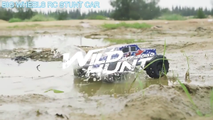 1: 18 RC off-road monster truck racing drifting car toy high-speed car 20km/h toy gift