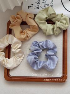 ยางรัดผมสไตล์สุกร สไตล์เรโทร เย็บแบบเรียบง่าย รัดผมสไตล์ญี่ปุ่น สไตล์อินส์ วัสดุผ้าซาติน ยางรัดผมสำหรับผู้หญิง เครื่องประดับผมที่น่ารักและสร้างสรรค์