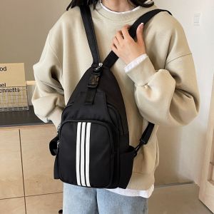 กระเป๋าสะพายไหล่แบบลำลองสำหรับผู้หญิง กระเป๋าคาดหน้าอกแบบสะพายข้างแบบอเนกประสงค์ น้ำหนักเบา กันน้ำ กระเป๋าสะพายไหล่เดี่ยวสำหรับผู้หญิง