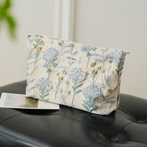 Women's Travel Makeup Bag: Blue Bouquet & Large Capacity