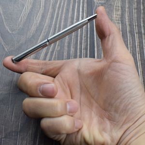 พ็อกเก็ตสแตนเลสปากกาลูกลื่น 0.7 มม.สีดําเติมหมึกแบบพกพามินิโลหะ Ballpen เครื่องเขียนอุปกรณ์สํานักงานโรงเรียน