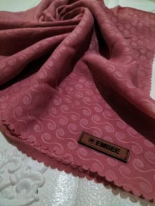 RA BAzar Embee Kerudung Segiempat Embos Motif Dollar dan Bunga Hijab Bella Square Terbaru