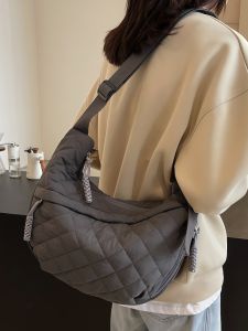 กระเป๋าสะพายข้างผู้หญิงแบบลำลองสำหรับเดินทาง ความจุขนาดใหญ่ ใบหน้าสี่เหลี่ยมผืนผ้าลายเพชร กระเป๋าสะพายข้างผ้าฝ้ายสำหรับฤดูใบไม้ร่วงและฤดูหนาว