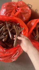 BabyShop-C1370 Sisir Pijat Kepala Motif Kayu Sisir Tanduk Rusa Menggaruk Kulit Kepala Head Massager