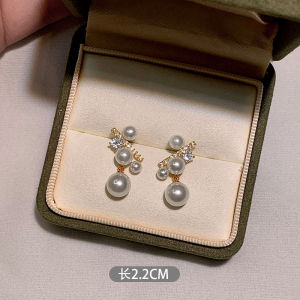 Elegant French White Pearl Stud Earrings Womens Luxury Sensation Grape Shape Fashion Jewelry Ear Decor 925 Silver Touch
