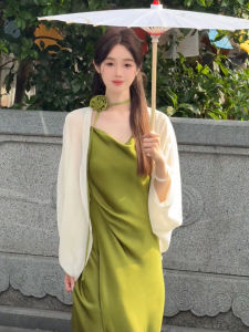 เสื้อคาร์ดิแกนแขนยาวผ้าชีฟองไหมกันแดดสำหรับผู้หญิงในฤดูร้อน ผ้าคลุมไหล่บาง ระบายอากาศได้ดี คลุมเครื่องปรับอากาศ แขนพอง คอวี