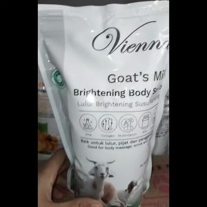 Vienna Brightening Body Scrub - Lulur Pemutih Badan 1Kg Refill