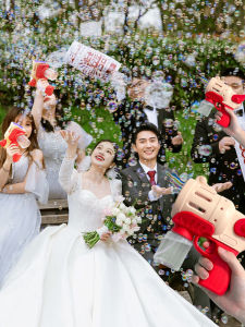 Handheld Bubble Machine Wedding Prop Outdoor Lawn Photography Tool for Bride Gown Photos Fresh Style Atmosphere Enhancer