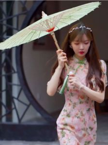 Cocoepps sườn xám mùa hè 2024 mùa xuân và mùa hè mới tay ngắn trẻ thời trang Hàn Quốc Hoa Váy Cá Tính dài nữ