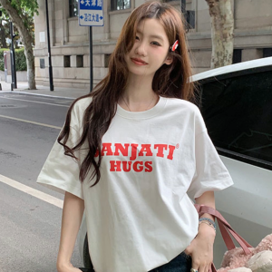 T-Shirt Wanita Lengan Pendek Korea Jepang  Motif Huruf Keren Katun Tipis Bernapas Premium  Desain Longgar Slim Fit Ukuran Besar Tren 2025  Gaya Minimalis Eksklusif untuk Musim Panas  Manis dan imut  Santai  Serbaguna  Kerah bulat  Set kepala  Tops
