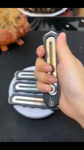 (Pengiriman cepat dikirim dari Jakarta) Pisau Cutter 18mm multifungsi Cutter pisau baja besar pisau set Cutter Pisau Pemotong Kertas