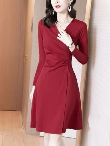 Deep Red Wine Color Zodiac Year Dress Womens Elegant French Style Slimming Waist Professional Ceremony Skirt Autumn Initial