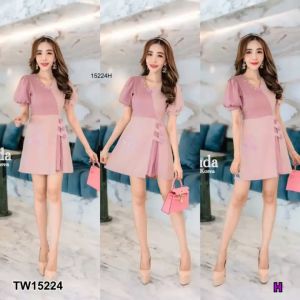 P15224  เดรสแขนพองกระโปรงแหวกแต่งอัดพลีท