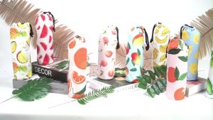 ถุงผ้าใส่ขวดน้ำ ผ้าไมโครพิมพ์ลายคมชัด สามารถซักด้วยมือและซักด้วยเครื่องได้ซึ่งสะดวกมาก กระบอกน้ำฝากระดก ฝาล็อคได้