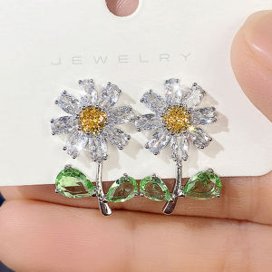 Huitan Women Daisy Stud Earrings with Green Leaf Yellow Flower Fancy Ear Accessories for Party Luxury CZ Earrings Trendy Jewelry