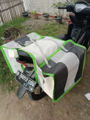 KERANJANG MOTOR/TAS MOTOR/TAS KURIR BAHAN KLOMET SPESIAL
