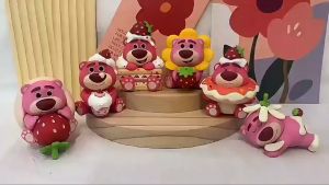 Mô hình để bàn gấu dâu siêu đáng yêu để bàn học bàn làm việc cho bé bộ quà tặng bé trai bé gái