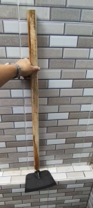 Cuốc làm vườn cán bằng gỗ