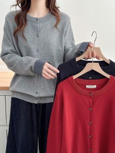 เสื้อสเวตเตอร์ถักสไตล์เกาหลีขนาดใหญ่ แขนยาว ปกเปิด ดีไซน์ลายสก็อต คอกลม แขนยาว ปกเปิด แขนยาว ปกเปิด