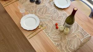 Hollow Leaves Table Runner 35x180 cm/ 14x73 Inch Waterproof Washable Gold Dining Table Runner for Wedding Banquet Party Decor
