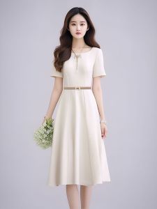 ชุดเดรสสีขาวสไตล์ฝรั่งเศส ชุดเดรสผู้หญิงฤดูร้อน กระโปรงทรงเอ แขนสั้น คอวี กระดุม ชุดเดรสสุดหรูหรา