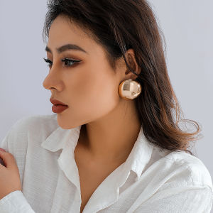 Normcore Semicircle Stud Earrings Female European and American Fashion Special-Interest Design Cold Style Street Shot Fancy Mirror Metal Earrings Tide