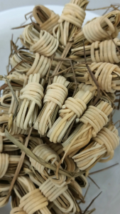 灯芯花 5圈 50粒 Deng Xin Hua 秧草 水灯心 野席草 灯芯草 中药材 清热利尿 清心除烦 Rush Pith Mullein 煮薏米水凉水 微寒