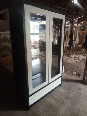 lemari buku dan kitab