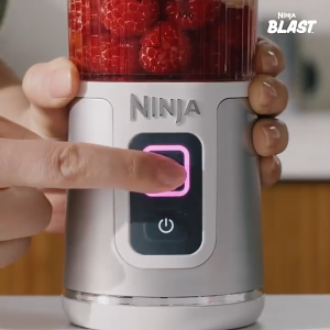 Ninja BC151BK Blast Portable Blender Cordless 18 oz Personal Blender