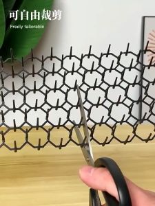 Alat Pengusir Anti Kucing Anjing Matras Karpet Duri Paku Tanaman Hias