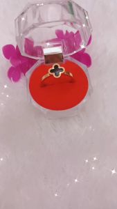 Cincin Clover 03 Titanium Anti Karat dan Tahan Lama Premium Quality CS008