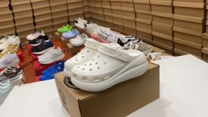 Croc Crush Clog รองเท้าแตะ เสริมส้น สีชมพู ทำจากยาง Sz.M4-M7 หนา นุ่ม ใส่สบาย ราคาพิเศษ AMA113