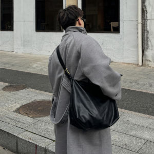 Retro Large Capacity PU Crossbody Bag for Men And Women Casual Commuting And Class Stylish Street Fashion Ins Shoulder Bag