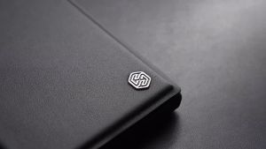 Bao Da Cao Cấp NILLKIN QIN PROP Ốp Lưng Cài Thẻ Cho SAMSUNG S24 ULTRA /PLUS Nắp Đậy Bảo Vệ Camera Tích Hợp Giá Đỡ