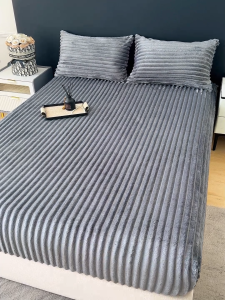 Luxurious Velvet Bedding Set - Soft Warm Fitted Sheet with Matching Pillowcases - Sizes Twin/Full/King/Queen