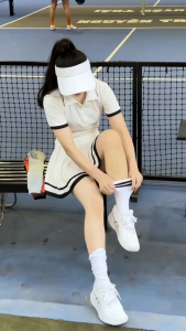 Tất vớ nữ cao cổ dài dưới gối ulzzang Hàn Quốc loại 4 sọc dày dặn 83% cotton dài 38cm. Bubi - Siêu Thị Tất Việt