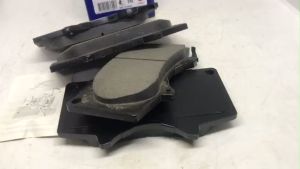 Má phanh trước Toyota 4RunnerBố thắng Toyota 4RunnerGuốc phanh trước Toyota 4RunnerPhụ tùng ô tô Toyota 4Runner