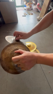 chũm chọe bằng đồng vàng - nạo bạt đồng vàng