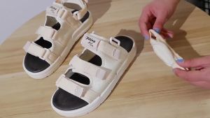 รองเท้าแตะรัดส้น รองเท้าแตะชาย รองเท้าผู้ชาย น้ําหนักเบาสบาย ไม่ลื่น เพิ่มความมั่นใจในทุกการเดินทาง สไตล์เกาหลี