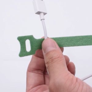 Dây Dán Tự Dính 2 Mặt Đa Năng Buộc Gọn Dây Cáp Sạc Điện Thoại Máy Tính Tai Nghe Có Lỗ Xỏ Dài 15cm 5 Chiếc/Set