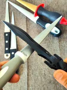 หินลับเพชรด้วยหินหนึ่งตัวและนกสองตัว ดีไซน์เรียบและโค้งสองด้าน ด้ามจับง่าย ที่ลับมีด