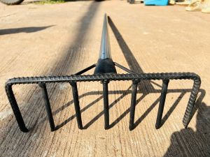 คราด 7ฟัน พร้อมด้าม 1นิ้ว  ด้ามแป๊ปยาว120ซม. หน้ากว้างคราด 30ซม. พร้อมส่ง