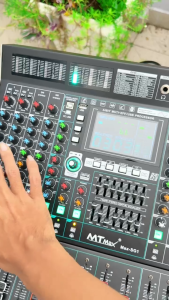 Bàn Trộn Âm Thanh MTMax Max SG1 10 Kênh Livestream USB Bluetooth Sound Card DSP 99 Hiệu Ứng 48V Phantom EQ 3 Band Mixer Có MP3 Player AUX/Monitor