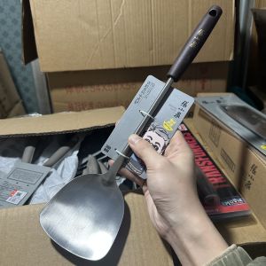 Zhang Xiaoquan Stainless Steel Wooden Handle Spatula Kitchen Utensils Set Food Grade Iron Wok Spatula for Cooking And Stirring