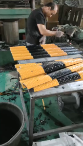 KKBB - ยางชะลอความเร็ว (แท้100%)แผ่นยางชะลอความเร็ว ยางลูกระนาด ยางเส้นสะเทือนชะลอความเร็ว ยางเส้นชะลอความเร็วขนาด 100x 10x 2 cm.