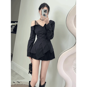 Black V-neck Spicy Girl Shirt Womens Fashion Asymmetric Shoulder Bared Top Pure Color French Style Slim Fit Long Sleeve