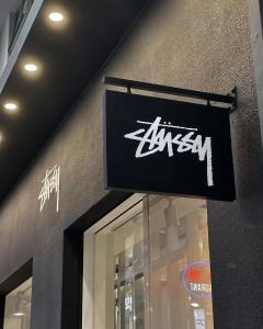 อย่างเป็นทางการเสื้อยืดลูกเต๋าขนปุย Stussy สีดำสไตล์เดียวกันสำหรับผู้ชายและผู้หญิง