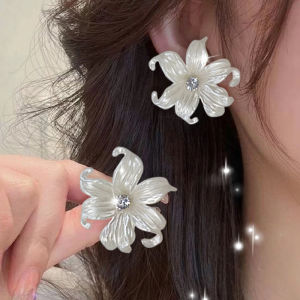 White Iris Flower Stud Earrings: An Elegant Summer Gift