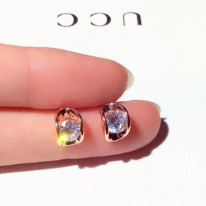 Yuki ต่างหูแฟชั่นสำหรับผู้หญิงรูปทรงเรขา - ลิ่งประสิทธิภาพบุคคลต่างหูผู้หญิงตามสมัยนิยมเพทายแวววาวสุดประณีตเป็นของขวัญ